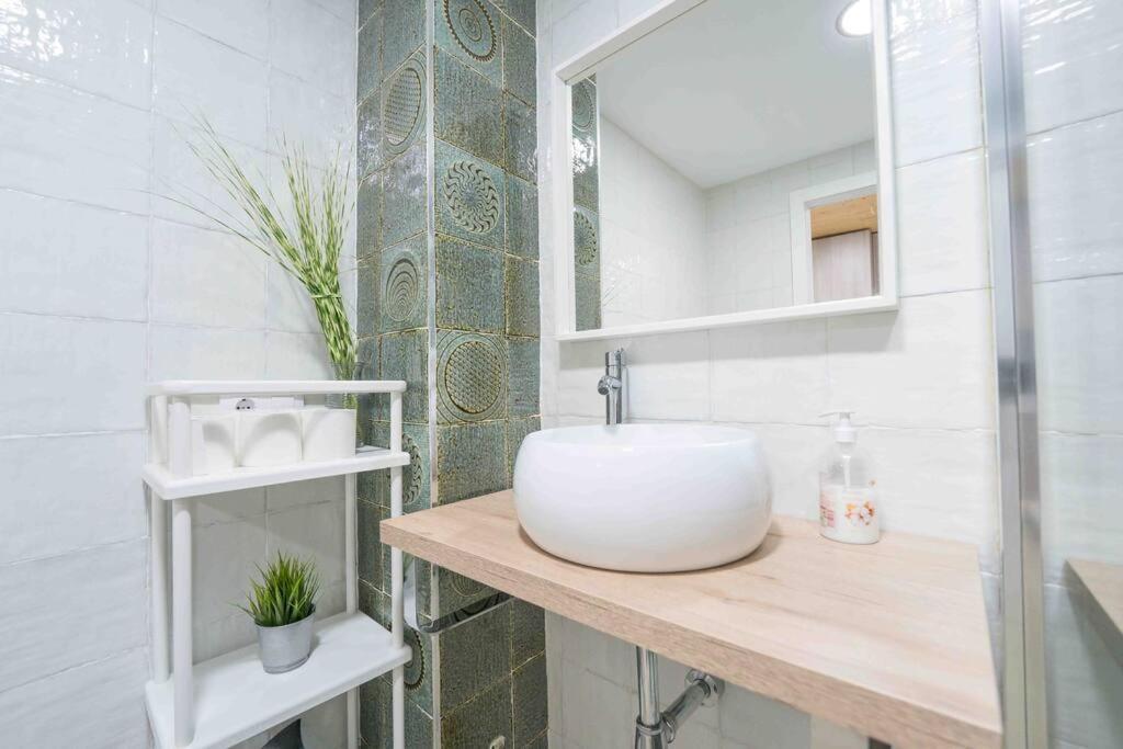 Apartamento En La Mejor Zona De Triana, Junto Al Puente Seville Exterior photo